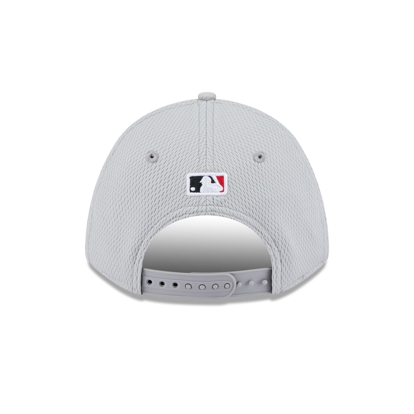 Cincinnati Reds 2025 Clubhouse Gray 9FORTY M-Crown Snapback Hat