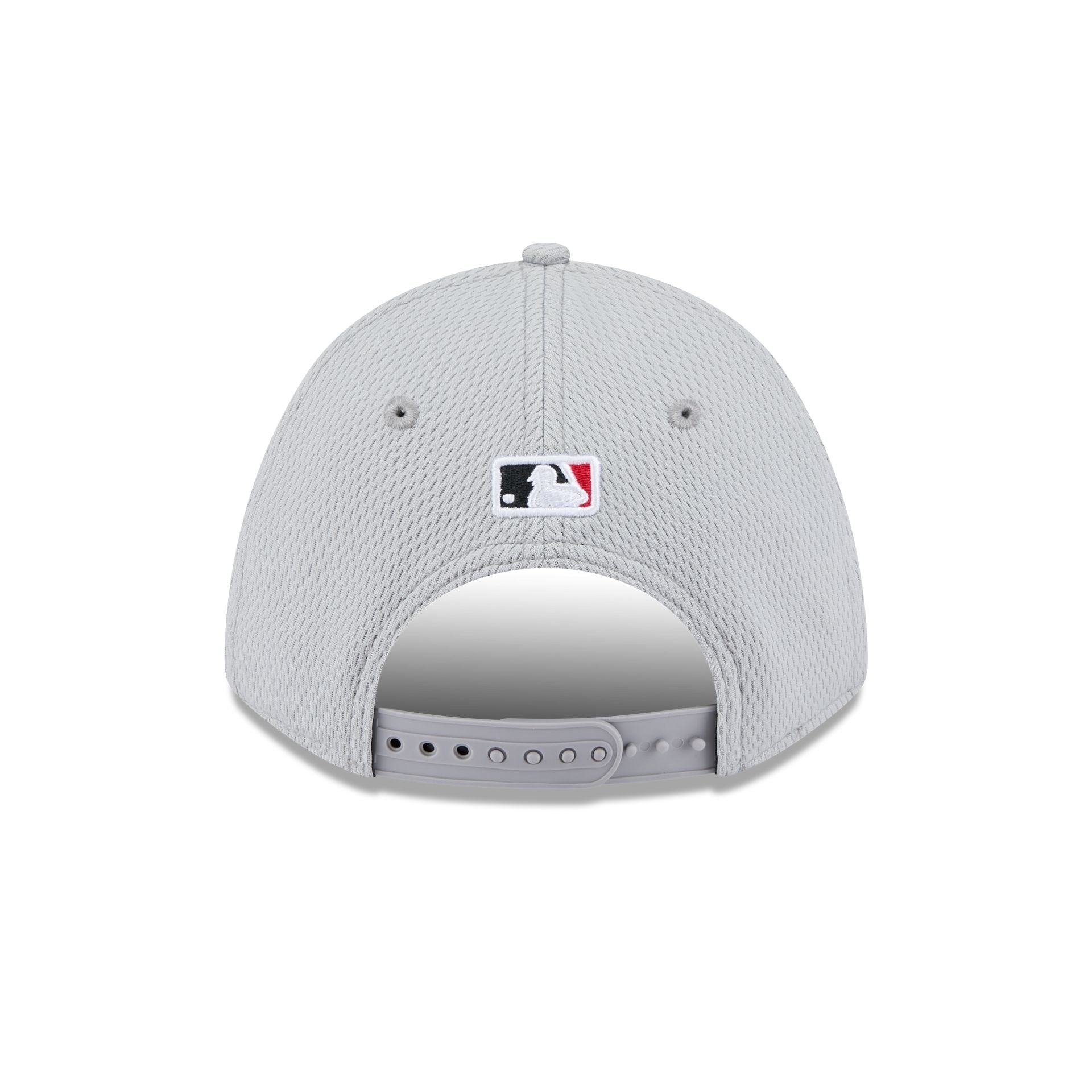 Cincinnati Reds 2025 Clubhouse Gray 9FORTY M-Crown Snapback Hat