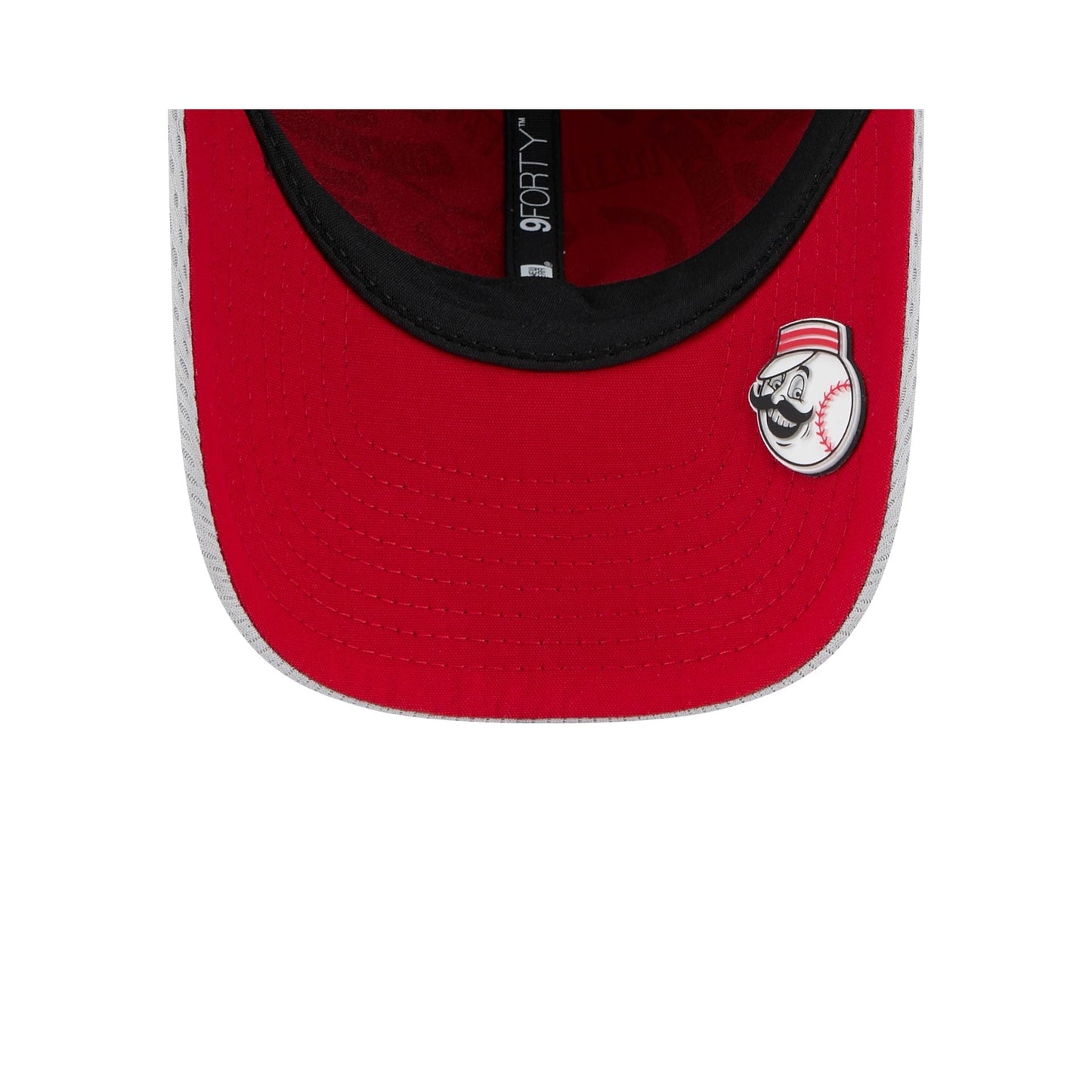 Cincinnati Reds 2025 Clubhouse Gray 9FORTY M-Crown Snapback Hat